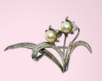 Vintage silver and pearls brooch/Pin, Floral design, Anniversary sale, item no. S247