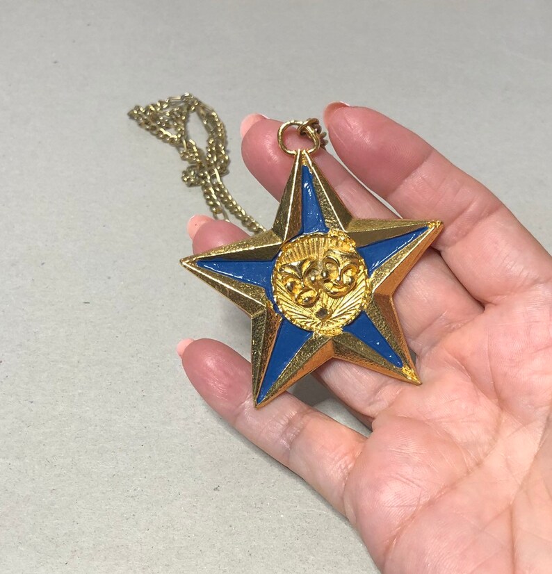 Large Star Pendant /& Matching Necklace vintage Anniversary Sale Gold Tone Blue Enamel Item No B576