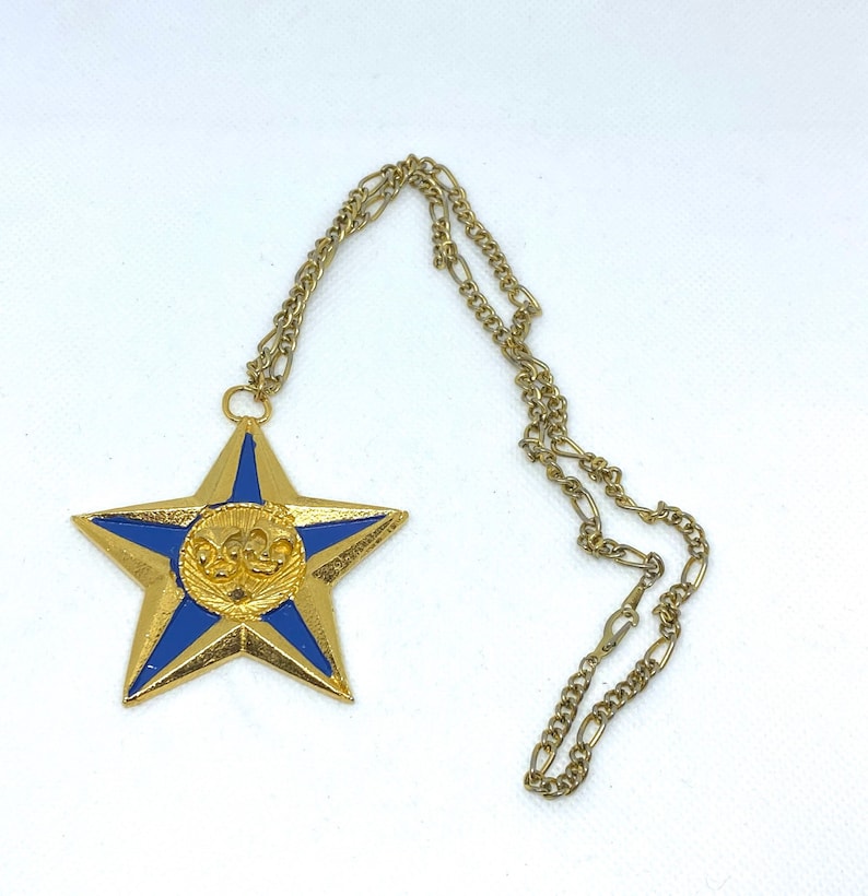 Large Star Pendant /& Matching Necklace vintage Anniversary Sale Gold Tone Blue Enamel Item No B576