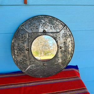 Espejo vintage de metal martillado, espejo redondo, espejo de pared, espejo de hojalata, decoración mexicana,