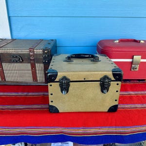valise de train vintage, boîte, valise, petite valise, bagage, samsonite, plaid, rouge