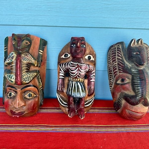 masques d'art populaire vintage, masques mexicains, Guerrero, masque sculpté, masque guatémaltèque, masque de chauve-souris, masque de chat