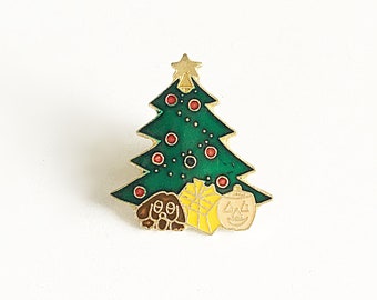Holiday enamel pin |Christmas Tree Pin | Vintage Tree Brooch | Enamel Christmas Pin | Holiday Jean jacket flair | Personality Pins