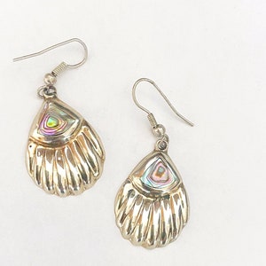 Darling vintage Alpaca Mexico silver earrings w/ abalone inlay | 925 silver with abalone shell | silver shell Aplaca Mexico dangle earrings