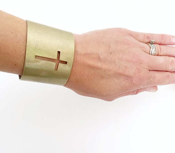Metal Cross cuff bracelet | vintage metal religio… - image 5