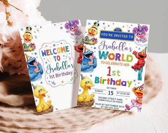 Puede incluir: Dos tarjetas de invitación de cumpleaños rectangulares con personajes de Sesame Street como Big Bird, Elmo, Cookie Monster, Bert y Abby Cadabby. El texto dice Welcome to Isabella's 1st Birthday y You're Invited to Isabella's World.