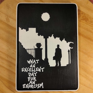 Targa con silhouette dipinta a mano dell'Esorcista