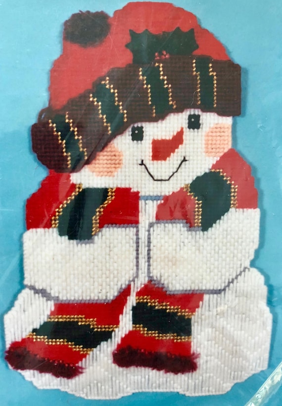 Design Works Plastic Canvas Christmas Ornament Kit SNOWMEN IN HATS Complete Kit
