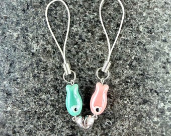 Llaveros magnéticos de peces (par) – Llaveros de peces divididos para parejas, llaveros a juego para mejores amigos, lindo regalo con encanto oceánico kawaii