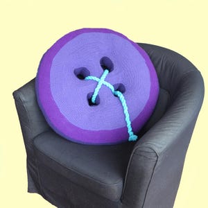 Haakpatroon knoopkussen, gehaakt patroon kussenkussen, gehaakt patroon kussen gevormd kussen, haakpatroon decoratief kussen, grote knoop