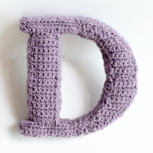 Modèle au crochet lettre D, alphabet 3D au crochet, mots 3D, lettres 3D, mots déco, lettres décoratives au crochet