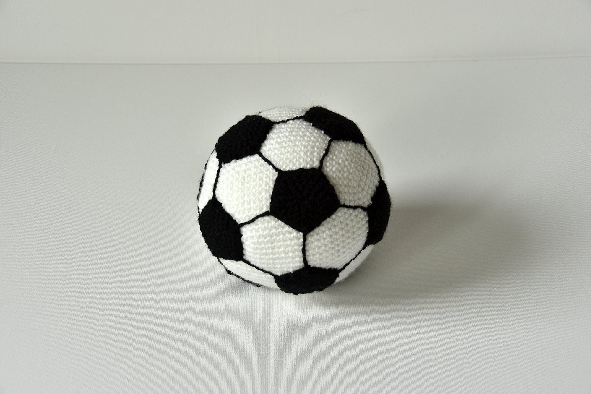 フットボールかぎ針編みパターン、スポーツあみぐるみ、サッカー