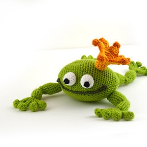 Handsome Frog Prince Crochet Pattern, Frog Crochet Pattern, Amigurumi Frog Pattern, Crochet Frog Amigurumi, Prince Crochet Pattern image 2