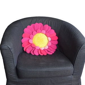 Daisy Pillow Crochet Pattern, Flower Pillow Crochet Pattern, Floral Cushion Crochet Pattern, Large Flower Amigurumi, Plant Amigurumi Pattern image 3