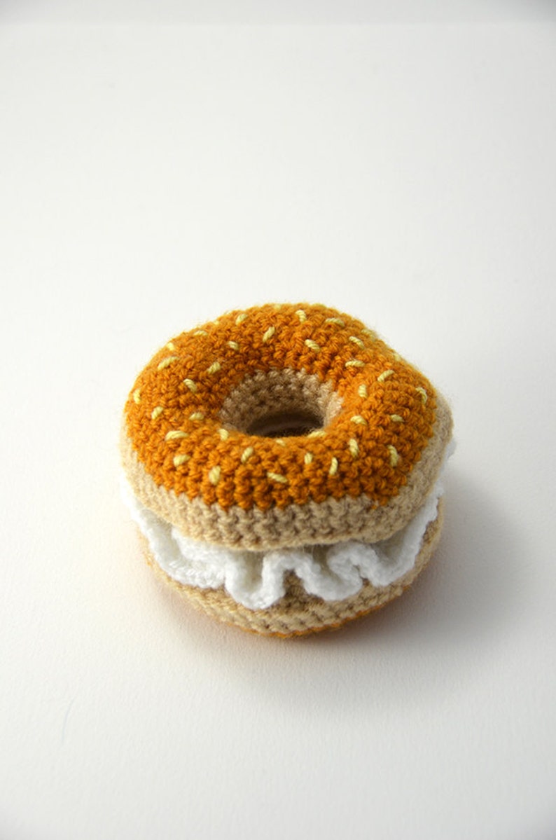 Bagel Crochet Pattern, Bagel Amigurumi Pattern, Crochet Bagel Amigurumi, Food Crochet Pattern, Amigurumi Food, Crochet Food Pattern image 1