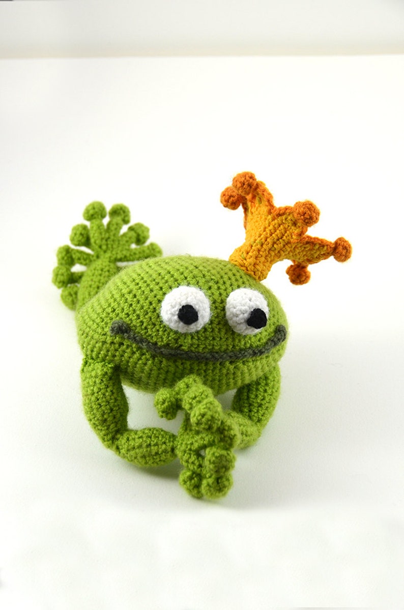 Handsome Frog Prince Crochet Pattern, Frog Crochet Pattern, Amigurumi Frog Pattern, Crochet Frog Amigurumi, Prince Crochet Pattern image 3