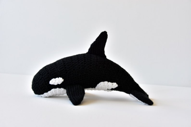 Patrón Ganchillo Ballena Asesina, Patrón Ganchillo Orca, Patrón Ganchillo Ballena Orca, Patrón Amigurumi Ballena Asesina, Orca Amigurumi, Delfín imagen 1