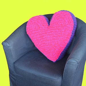 Heart Pillow Crochet Pattern, Large Heart Amigurumi Pattern, Valentine&#39;s Day Heart Cushion, Shaped Heart Pillow Crochet Pattern