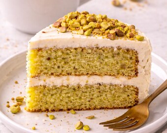 Crunchy Pistachio Layer Cake Recipe – Moist Sponge & Creamy Frosting (PDF Download)