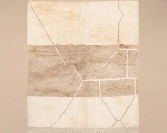 Ona | Dywan Beni Mrirt na zamówienie | Beżowo-kremowy abstrakcyjny blok kolorów | Ręcznie tkana wełna marokańska | Dywan Beniloom