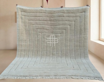 Leva | Dywan Beni Mrirt na zamówienie | Koncentryczne rowki w kolorze szałwii | Ręcznie tkana wełna marokańska | Beniloom