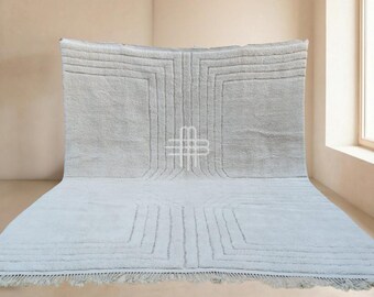 Arka | Dywan Beni Mrirt na zamówienie | Białe, w kolorze kości słoniowej, rzeźbione łuki | Ręcznie tkana wełna marokańska | Beniloom