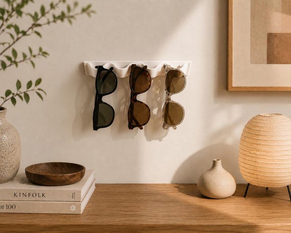 Eyeglass Holder Wall Mount – Wave Design, Minimalist, 3D Printed, Made in Germany
