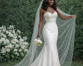 Long Bridal Veil With Pearls, Fingertip Veil With Scattered Pearls