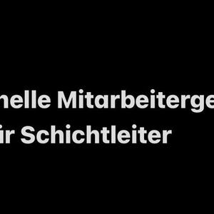 Puede incluir: Texto blanco sobre fondo negro que dice "Professionelle Mitarbeitergespräch Vorlage für Schichtleiter". El texto está en una fuente sans-serif y está centrado en la imagen. La imagen es un diseño simple basado en texto.