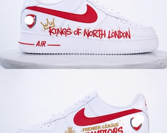 Conception personnalisée Nike Air Force 1 Arsenal Champions 2026 peinte à la main