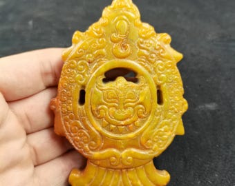 Amuleto colgante con rostro de bestia de jade amarillo vintage, tallado a mano, con dije de criatura mítica, collar de protección espiritual.