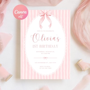 Può includere: Un biglietto d'invito per compleanno a righe rosa e bianche con una cornice ovale centrale bianca con bordo in pizzo, sormontato da un'illustrazione di un fiocco rosa. Il testo recita Olivia's 1st Birthday, Saturday, August 10, at 5:00 PM, 123 Anywhere St., Any City, RSVP to Rein: 123-456-7890.