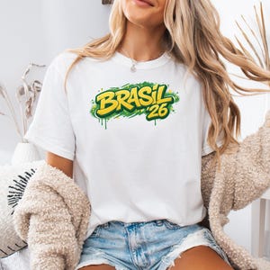Camiseta Brasil 26, Ropa de Brasil, Camiseta del Mundial 2026, Camiseta para aficionados al fútbol, Camiseta para amantes del fútbol, Camiseta de la Copa del Mundo, Regalo para amantes del deporte imagen 8