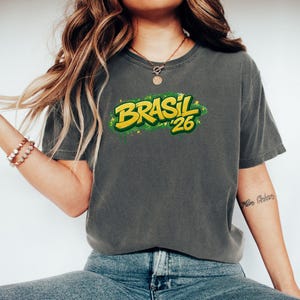 Camiseta Brasil 26, Ropa de Brasil, Camiseta del Mundial 2026, Camiseta para aficionados al fútbol, Camiseta para amantes del fútbol, Camiseta de la Copa del Mundo, Regalo para amantes del deporte imagen 3