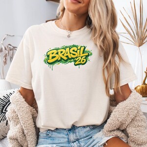 Camiseta Brasil 26, Ropa de Brasil, Camiseta del Mundial 2026, Camiseta para aficionados al fútbol, Camiseta para amantes del fútbol, Camiseta de la Copa del Mundo, Regalo para amantes del deporte imagen 7
