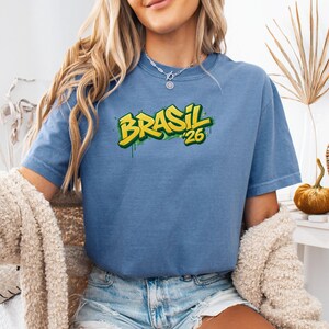 Camiseta Brasil 26, Camiseta para amantes del fútbol, Camiseta del Mundial 2026, Top para aficionados al fútbol, Camiseta Copa del Mundo, Regalo para amantes del deporte, Ropa de Brasil imagen 2