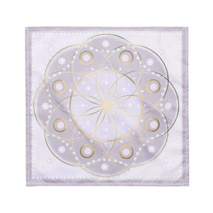 Crystal Grid Altar Cloth: Platinum Ray Tarot Reading Wrap