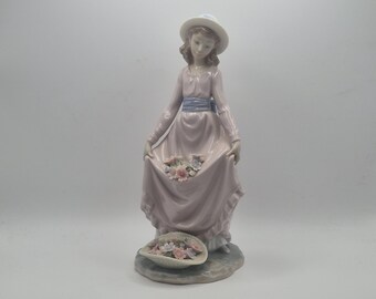 Lladró Porcelain Figurine No. 5027 – “flowers in the Basket