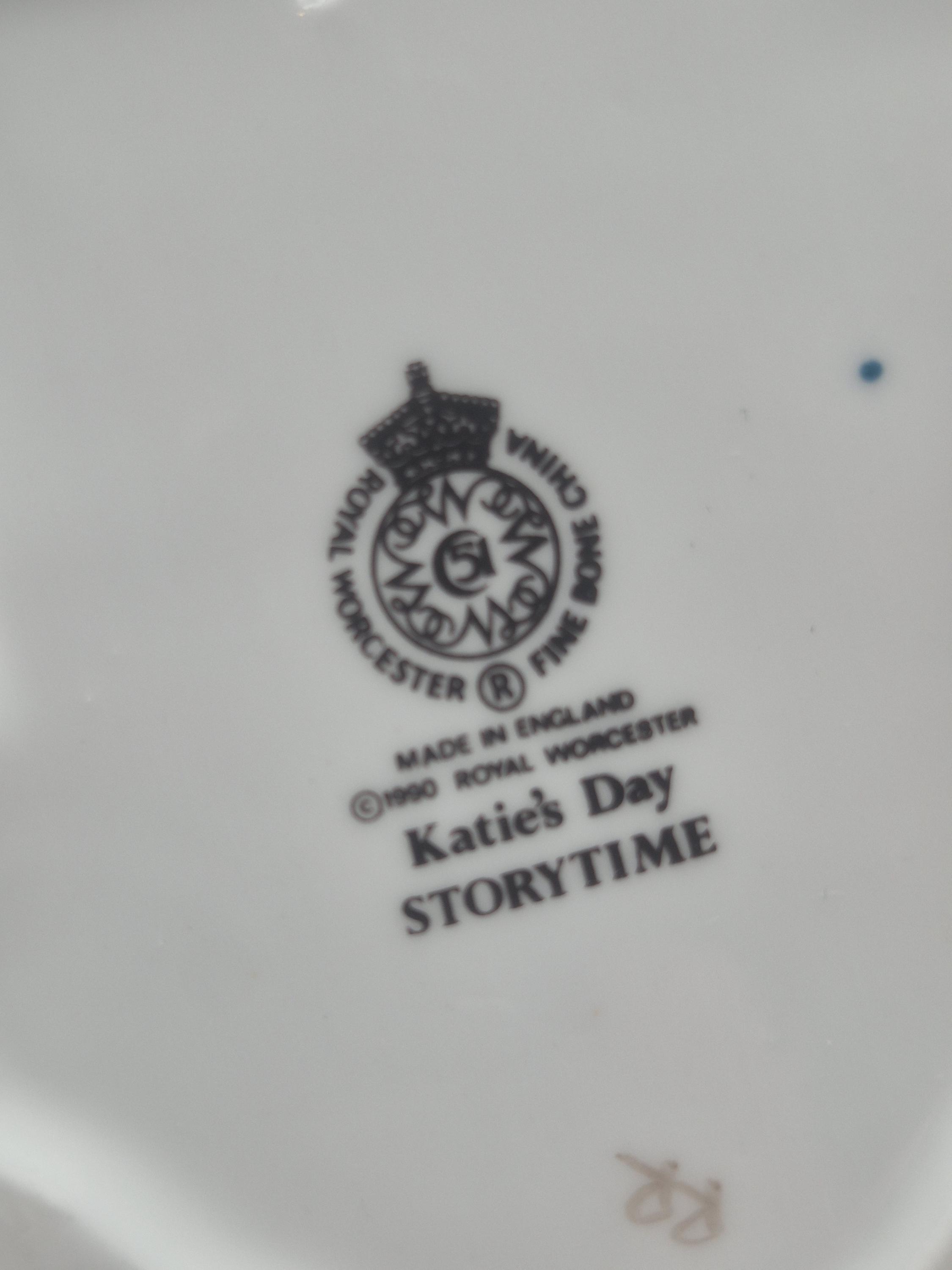Royal Worcester Porcelain Figurine “katie's Day – Storytime