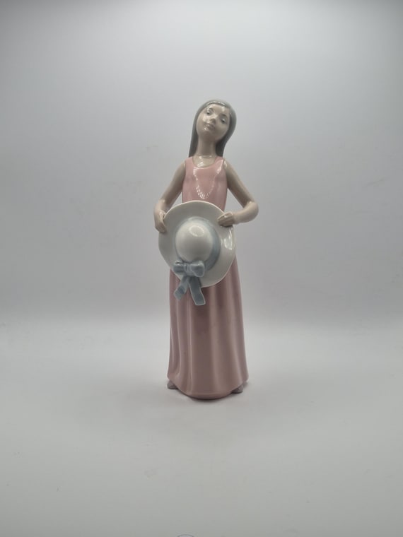 Lladró Porcelain Figurine “the Dreamer” / “girl With the Straw Hat