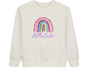 Sudadera Rainbow Little Sister / Sudadera de cuello redondo para niños pequeños, camiseta de manga corta con diseño de arcoíris en tonos pastel.