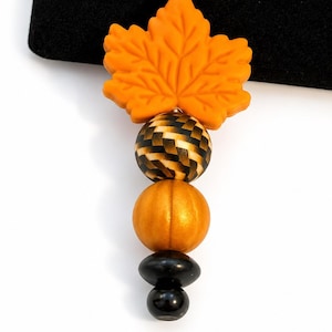 Maple Leaf Beaded Keychain, Autumn Backpack Charm, Fall Accessory