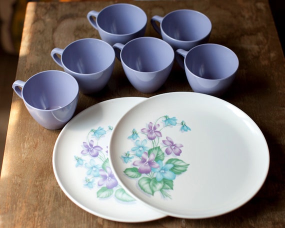Vintage melmac shop dinnerware