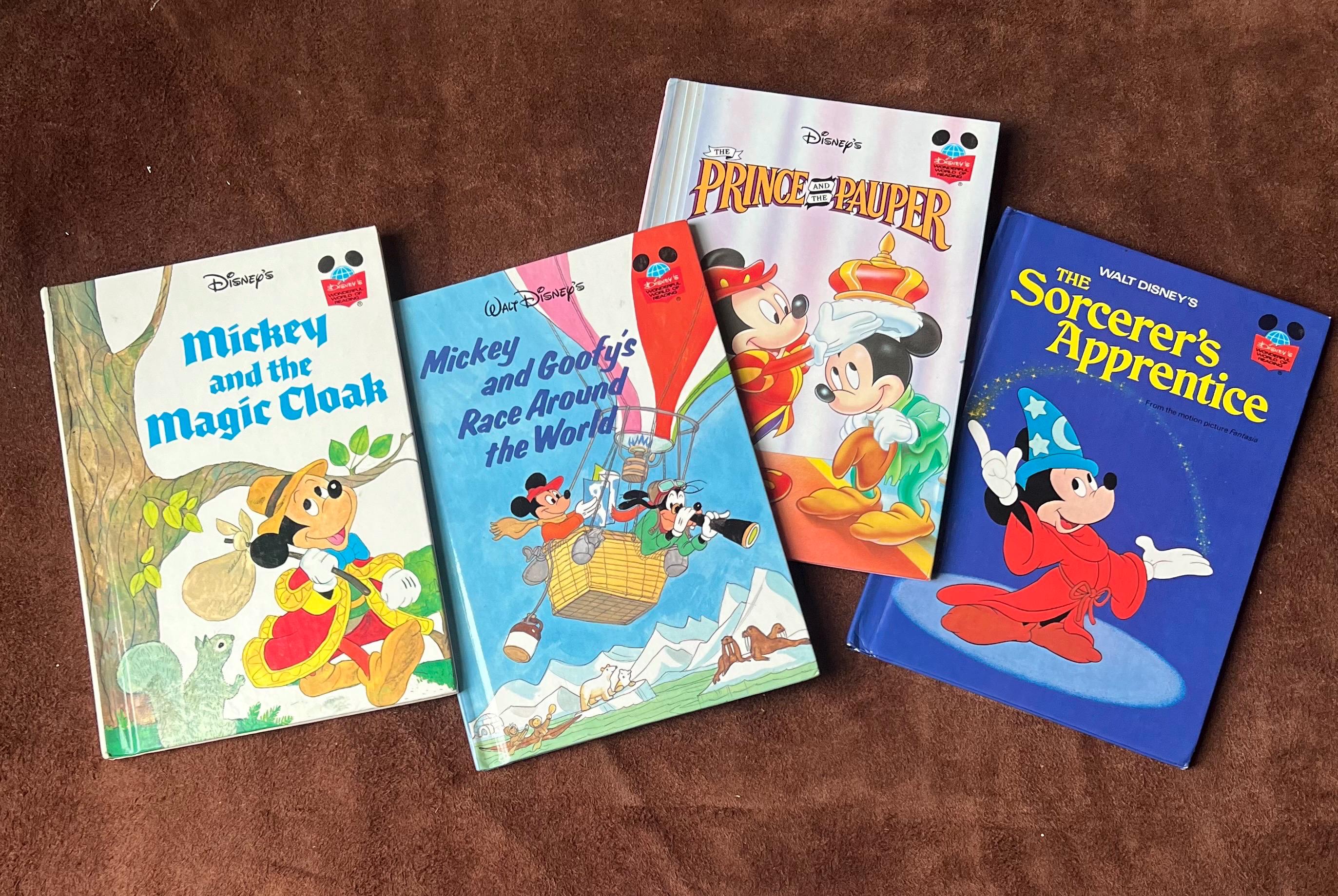 ディズニー、ヴィンテージ、絵本 ヴィンテージのミッキーマウスの子供向けストーリーブック4冊の