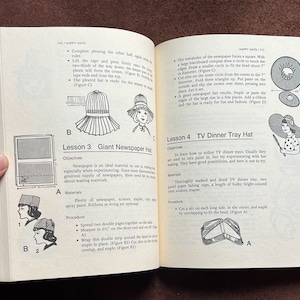 1970s Elementary Teacher&#39;s Art Ideas Desk Book