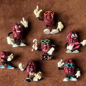 vintage CALIFORNIA RAISINS small figurines, collection