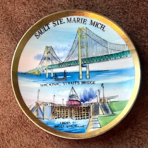 SAULT STE MARIE small size decorative souvenir plate