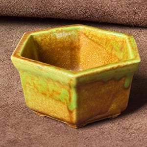 ヴィンテージの緑と茶色の陶器の釉薬皿 - Etsy 日本