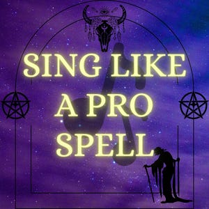 Könnte beinhalten: Digitales Kunstbild mit einem lila und blauen Sternenhintergrund. Der Text "SING LIKE A PRO SPELL" ist in leuchtenden gelben Buchstaben gehalten. Das Bild enthält eine Silhouette einer Person und eine Musiknote.