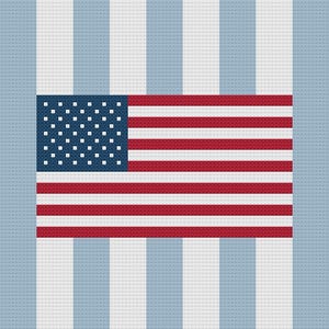 Könnte beinhalten: Quadratisches Bild der amerikanischen Flagge. Die Flagge zeigt rote und weiße Streifen und einen blauen Kanton mit weißen Sternen. Der Hintergrund hat vertikale Streifen in Hellblau und Weiß.